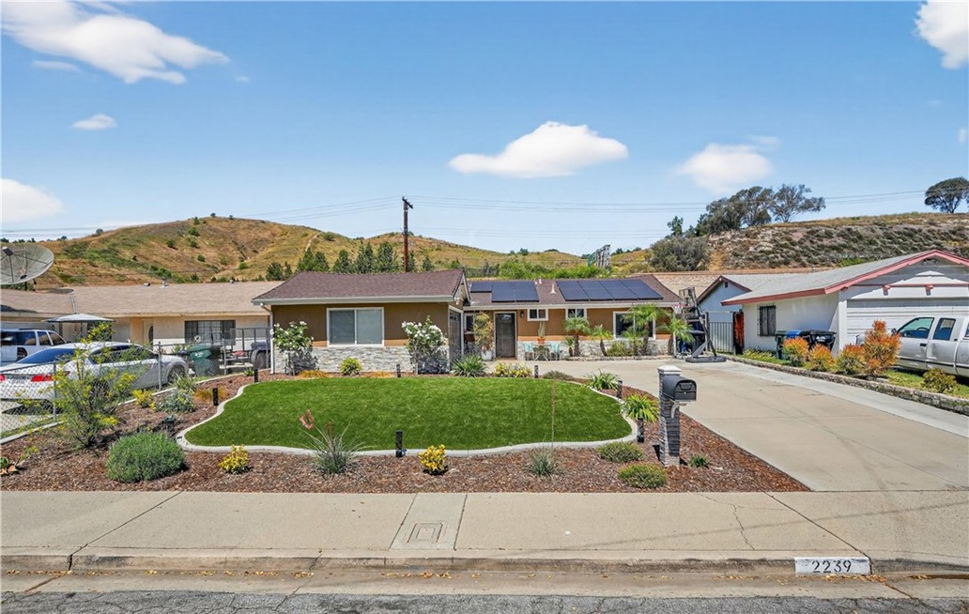 2239 Farringdon, Pomona, CA 91768
